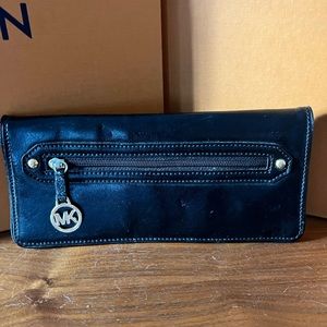 Black Michael Kors Patent Leather Wristlet /Wallet Convertible